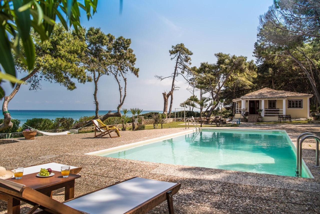 Azzuro Beach House - On The Beach & Private Pool, By Zantewize Vasilikí Dış mekan fotoğraf